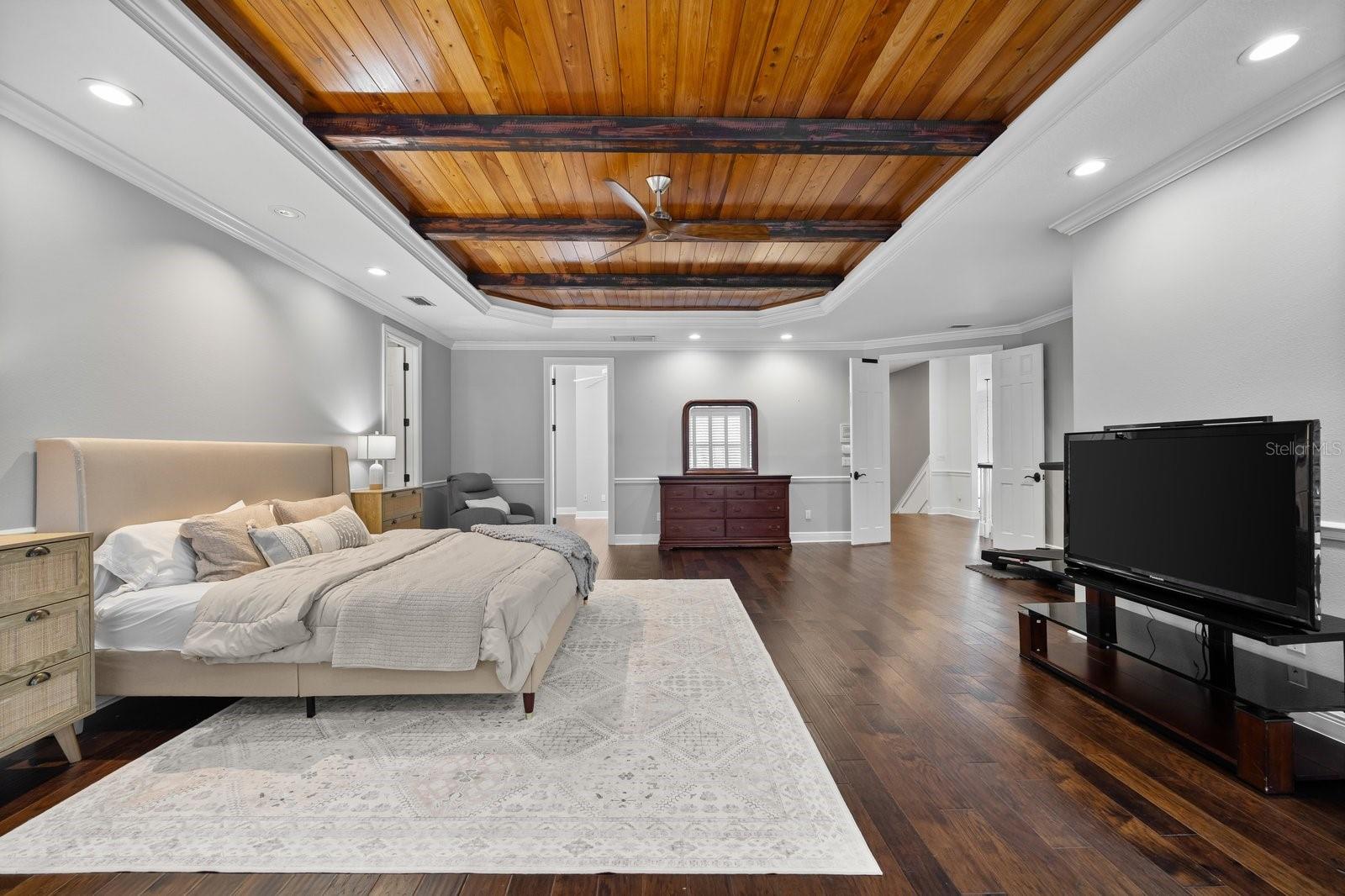 Listing photo id 41 for 6413 Maclaurin Drive