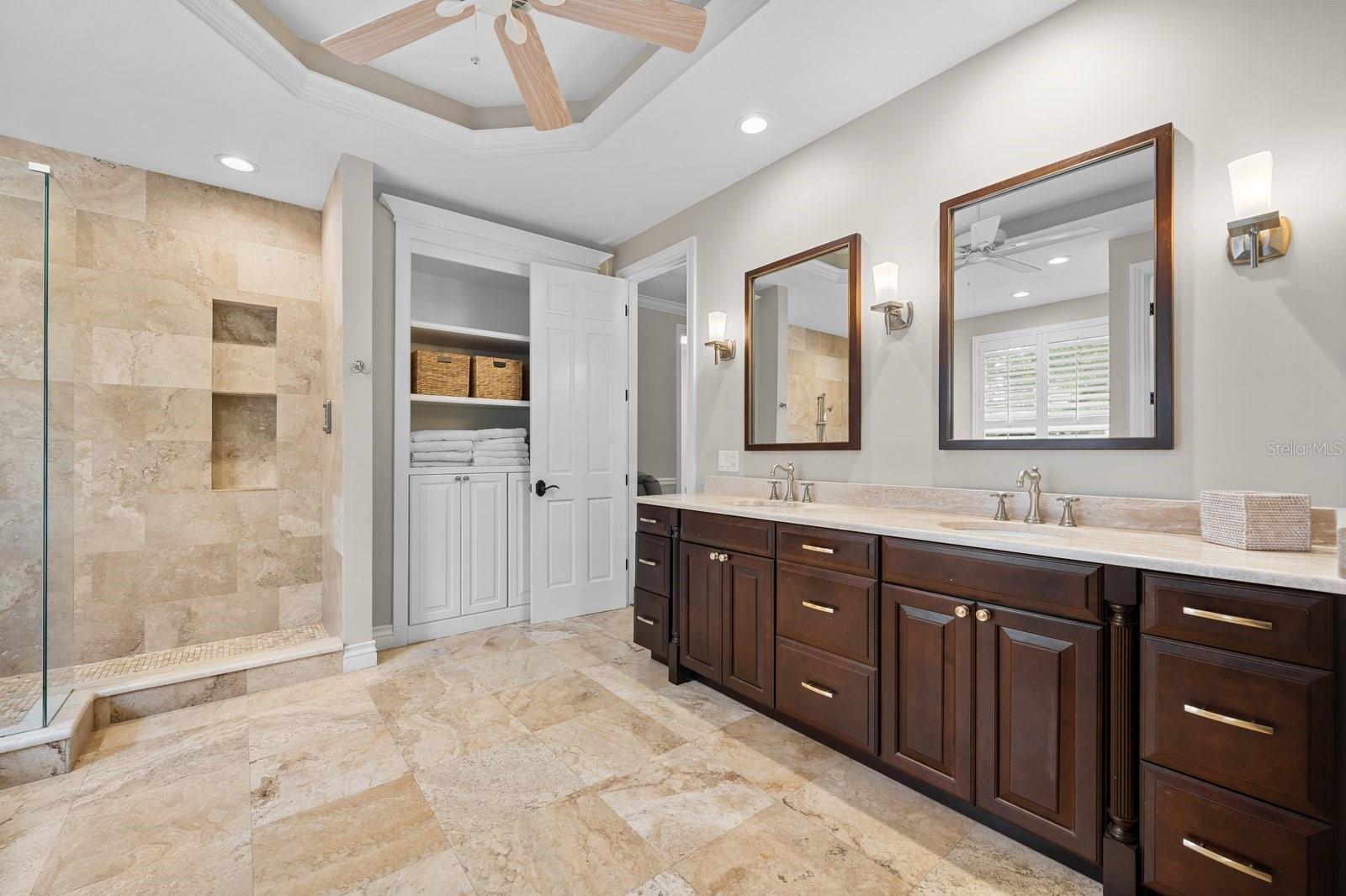 Listing photo id 43 for 6413 Maclaurin Drive