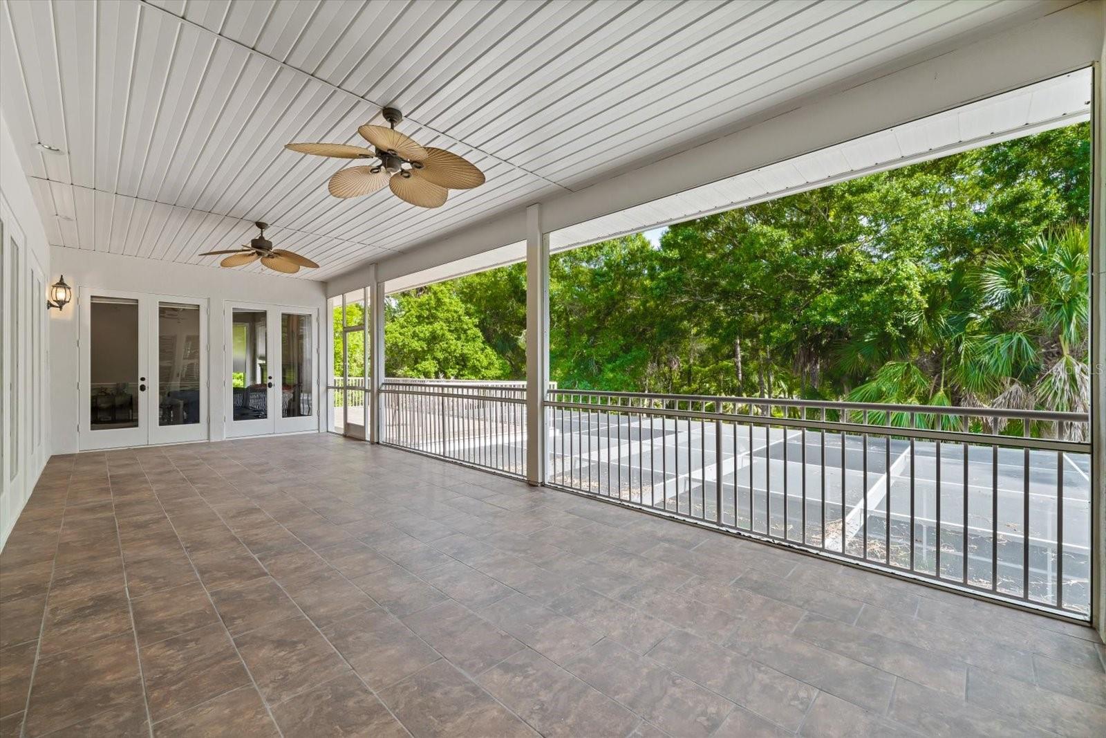 Listing photo id 51 for 6413 Maclaurin Drive