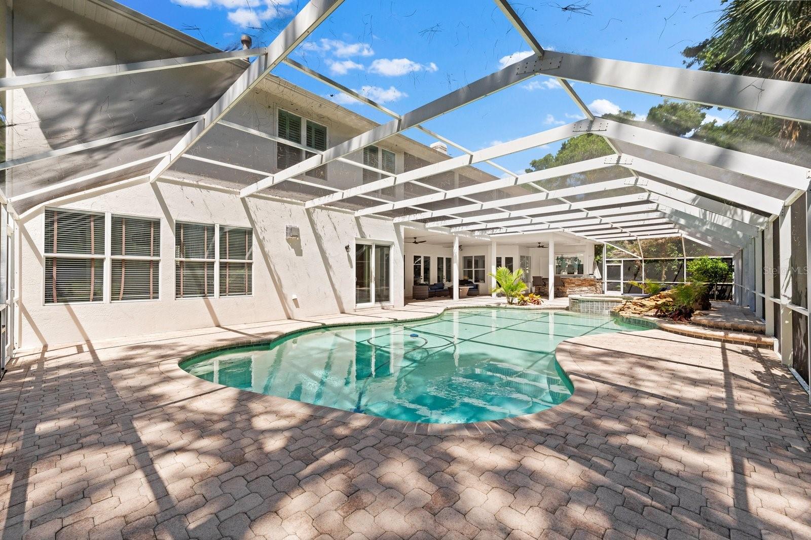 Listing photo id 54 for 6413 Maclaurin Drive