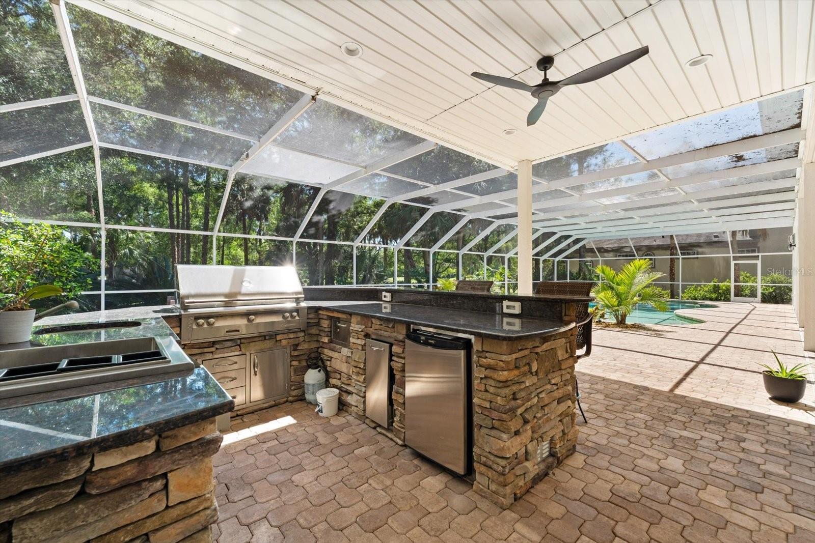 Listing photo id 59 for 6413 Maclaurin Drive