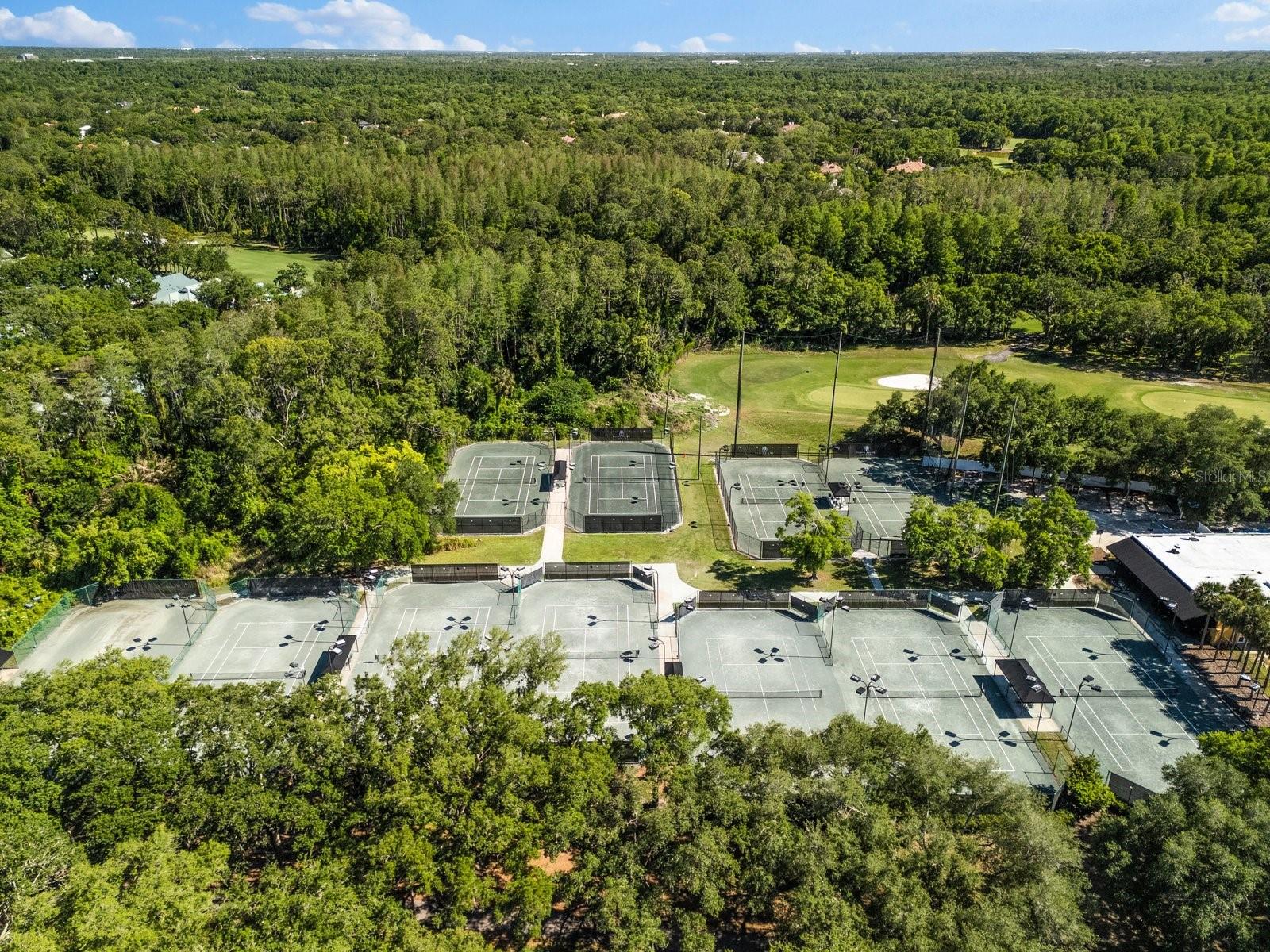 Listing photo id 72 for 6413 Maclaurin Drive