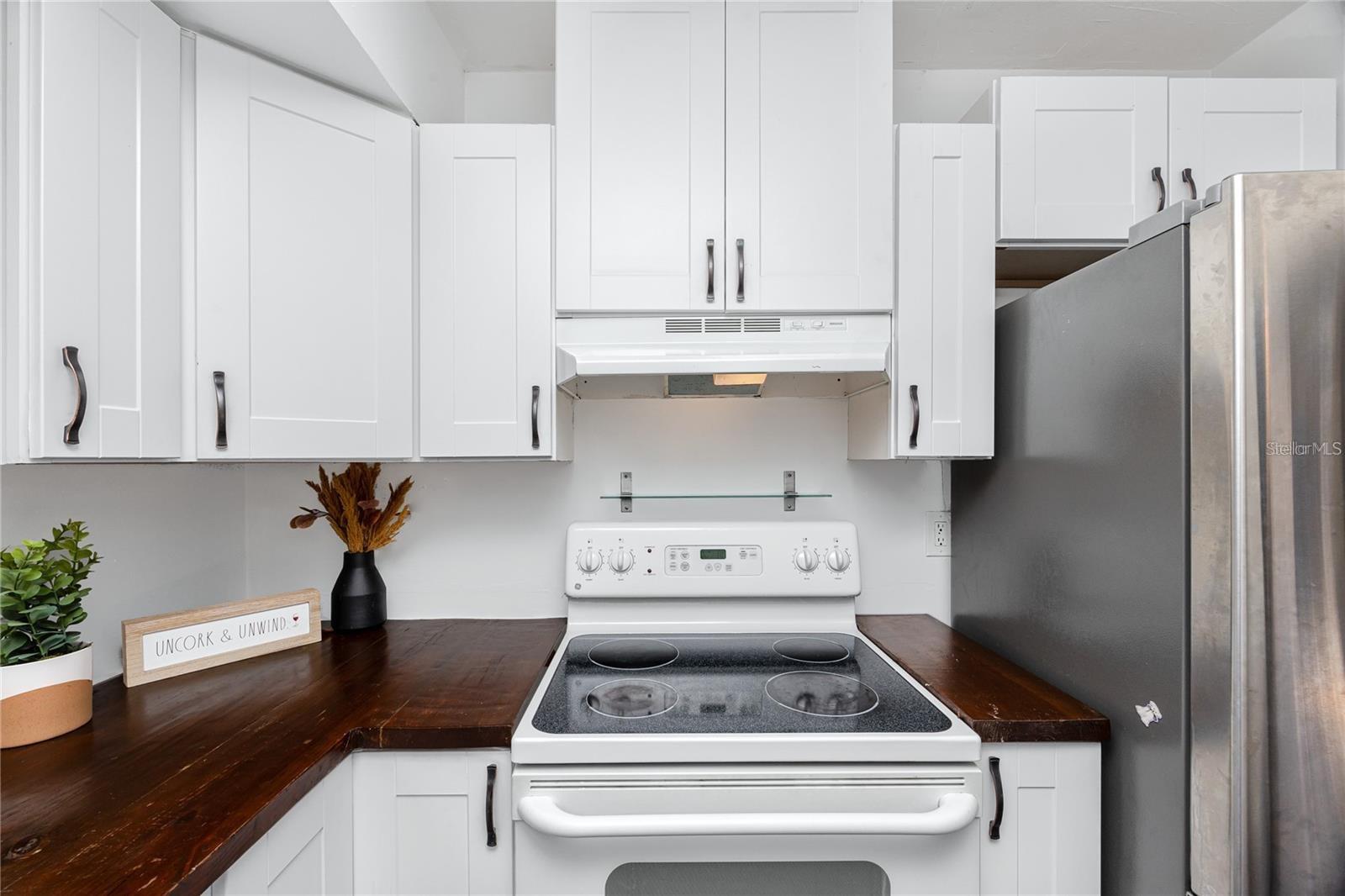 Image 13 of 34 For 2095 Sunset Point Road 2504