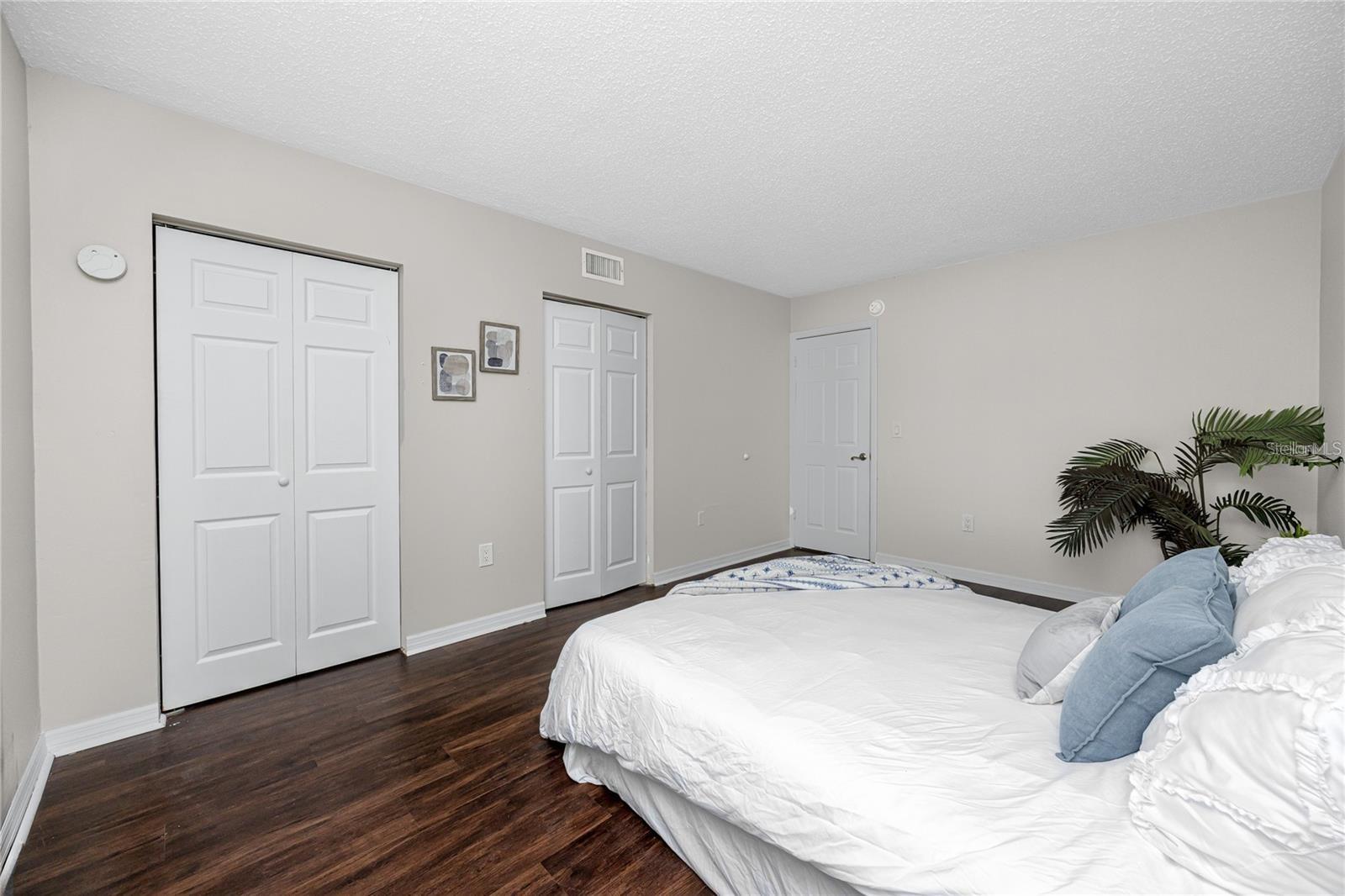 Image 18 of 34 For 2095 Sunset Point Road 2504