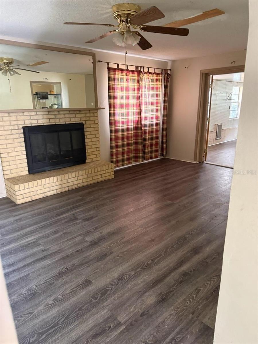 Image 3 of 9 For 3224 30th Place