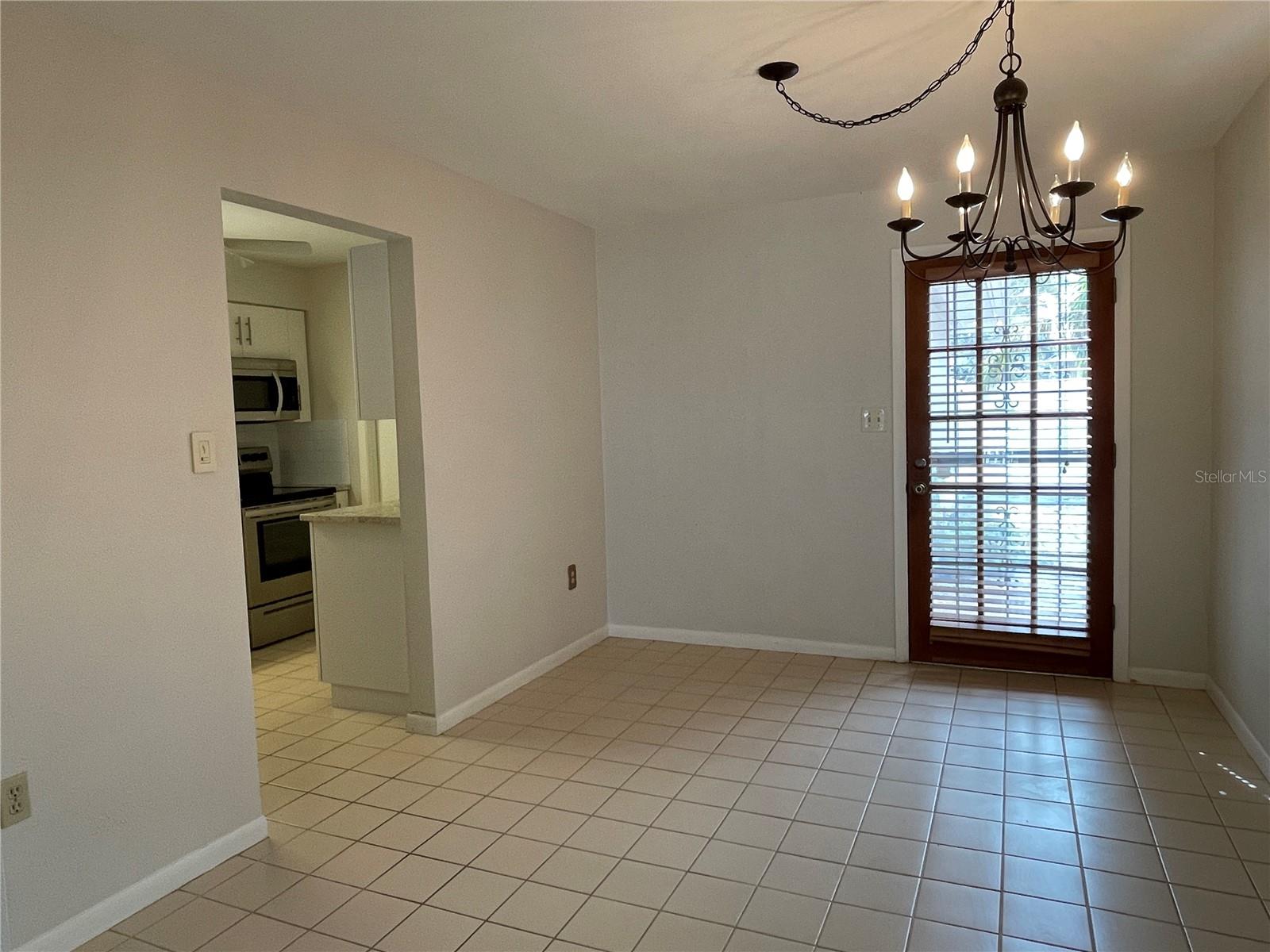 Image 6 of 16 For 126 18th Avenue Ne