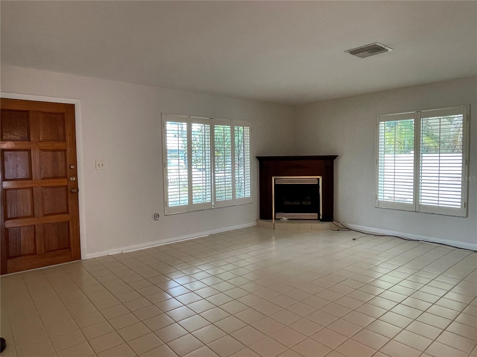 Image 7 of 16 For 126 18th Avenue Ne