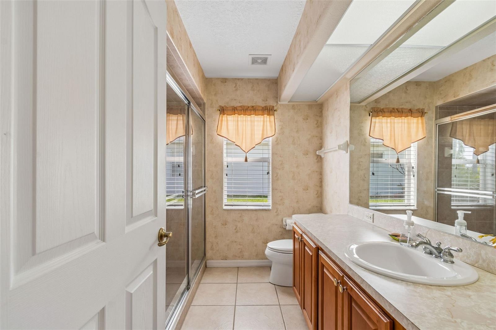 Image 19 of 99 For 7424 Melogold Circle