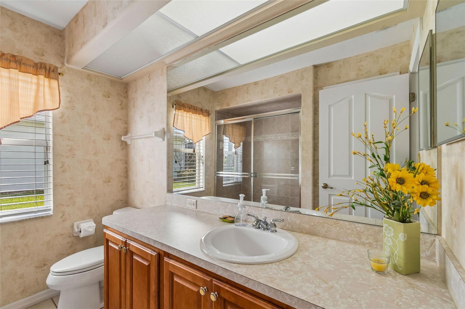 Image 20 of 99 For 7424 Melogold Circle