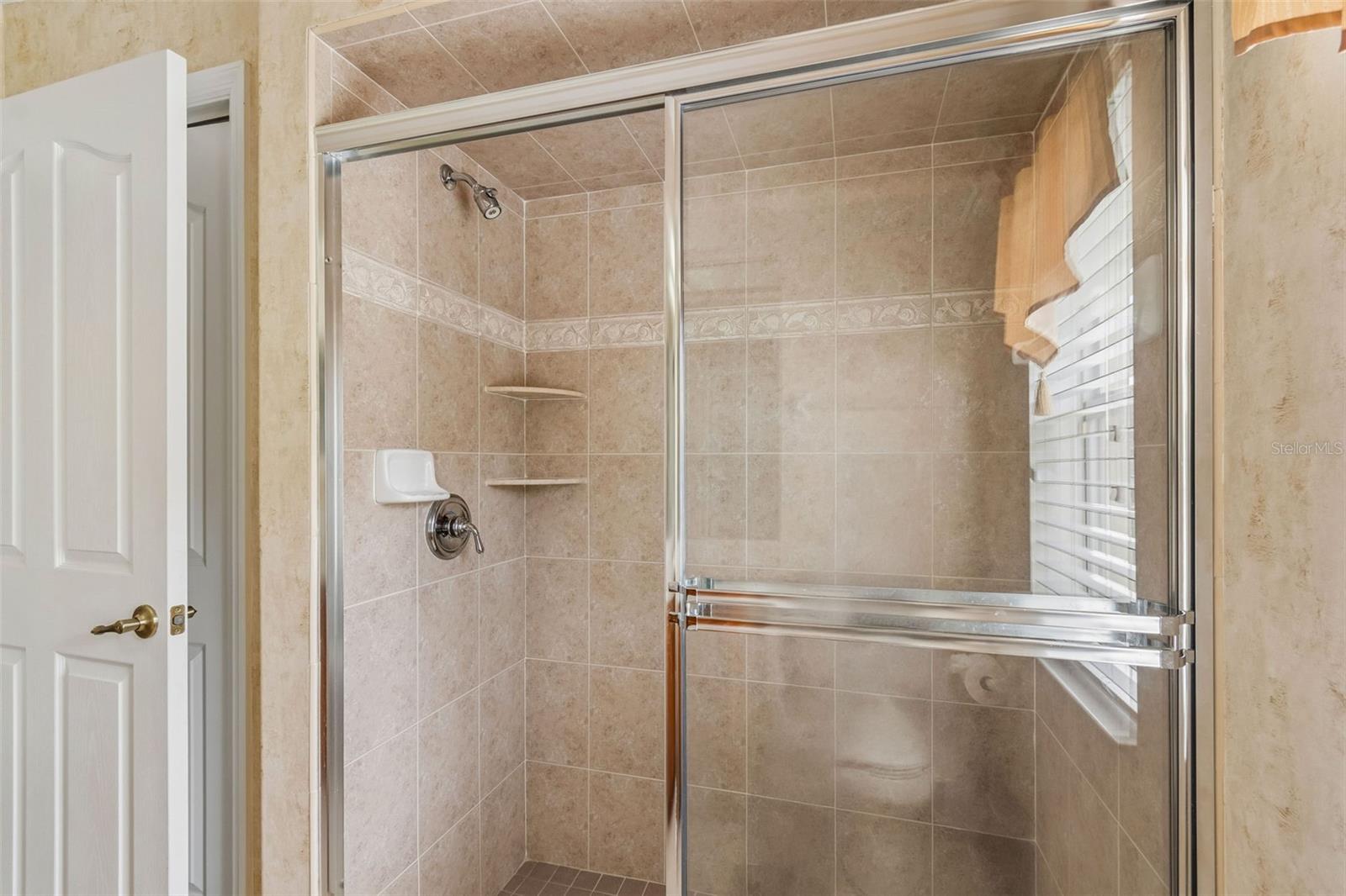 Image 21 of 99 For 7424 Melogold Circle