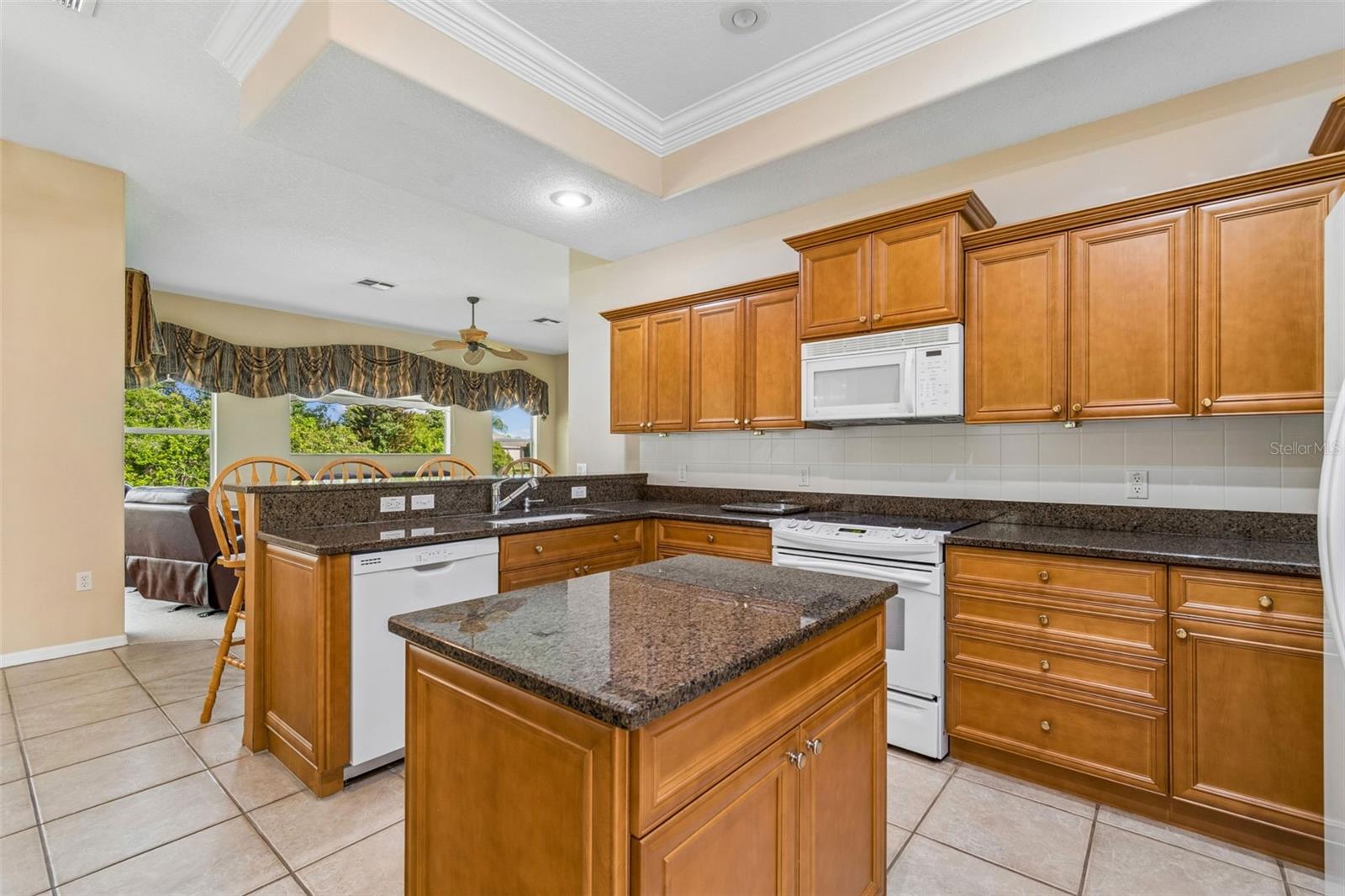 Image 26 of 99 For 7424 Melogold Circle