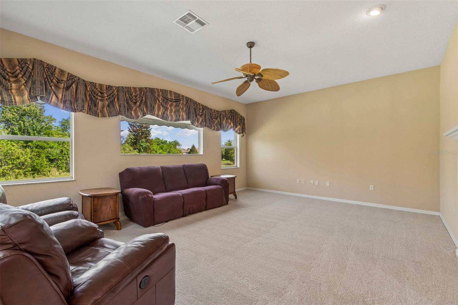 Image 36 of 99 For 7424 Melogold Circle