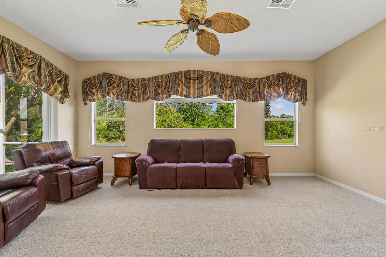 Image 41 of 99 For 7424 Melogold Circle