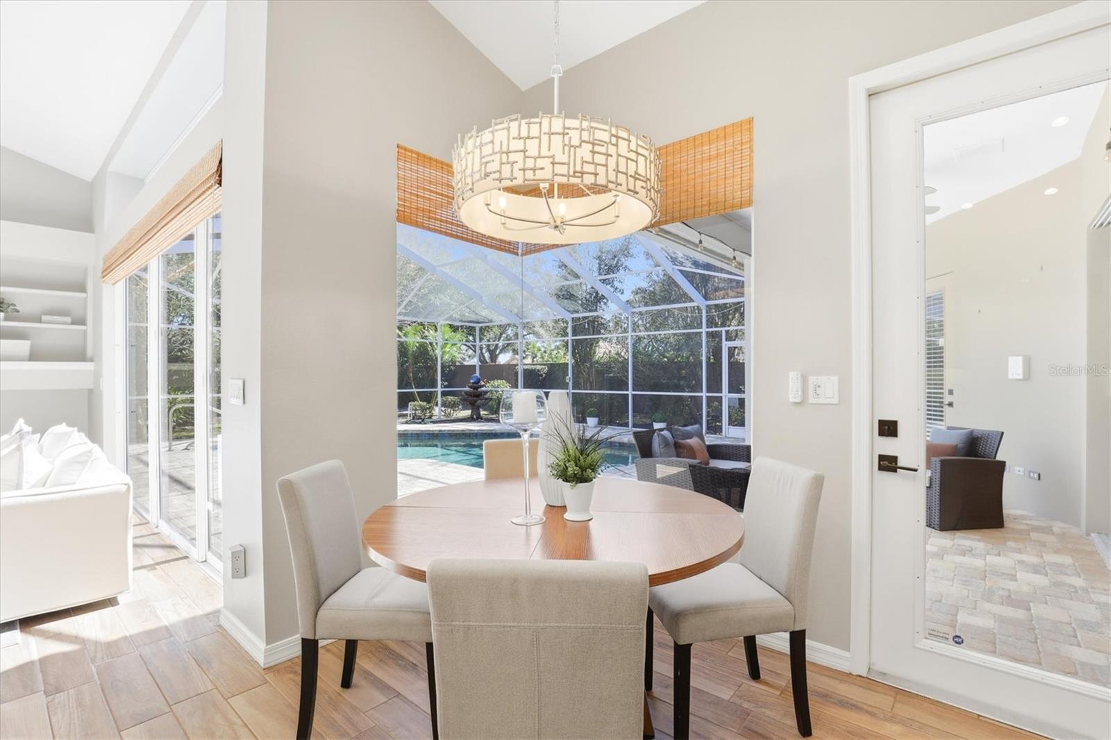 Listing photo id 28 for 2111 Pinnacle Circle N