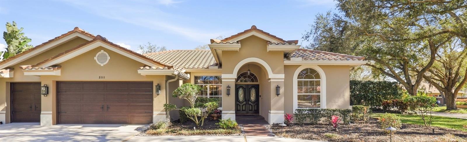 Listing photo id 2 for 2111 Pinnacle Circle N