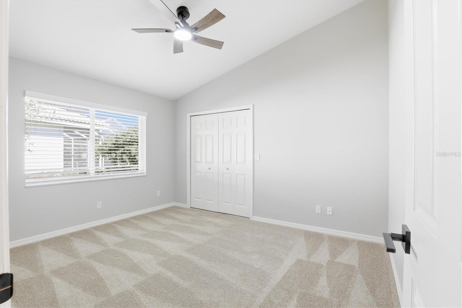 Listing photo id 41 for 2111 Pinnacle Circle N