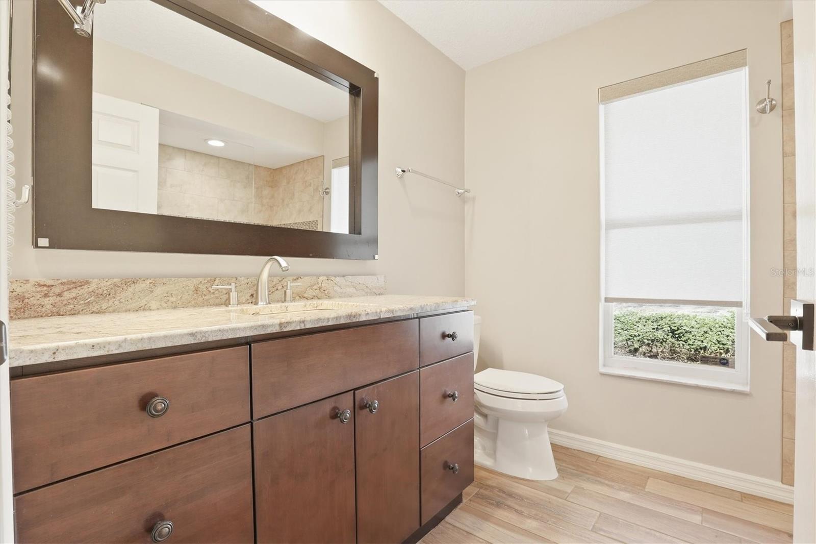 Listing photo id 43 for 2111 Pinnacle Circle N