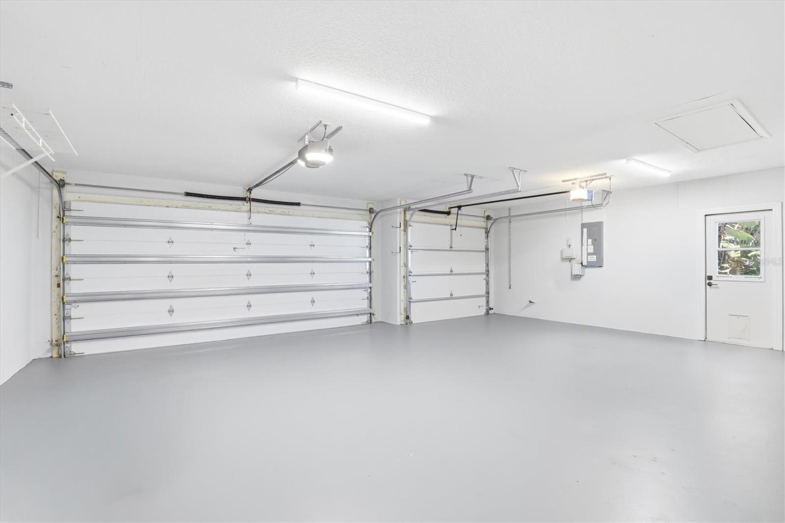 Listing photo id 48 for 2111 Pinnacle Circle N