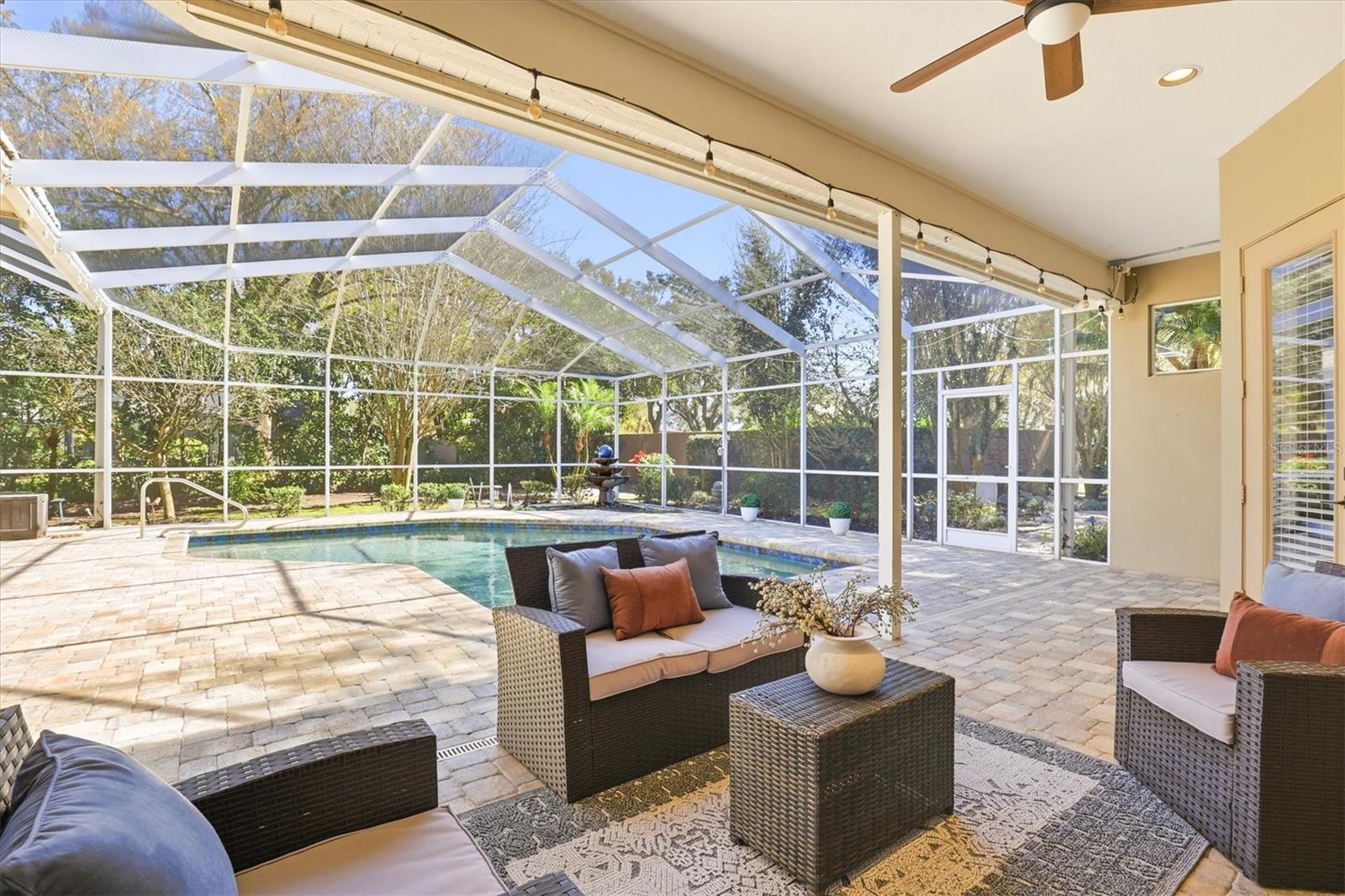 Listing photo id 49 for 2111 Pinnacle Circle N