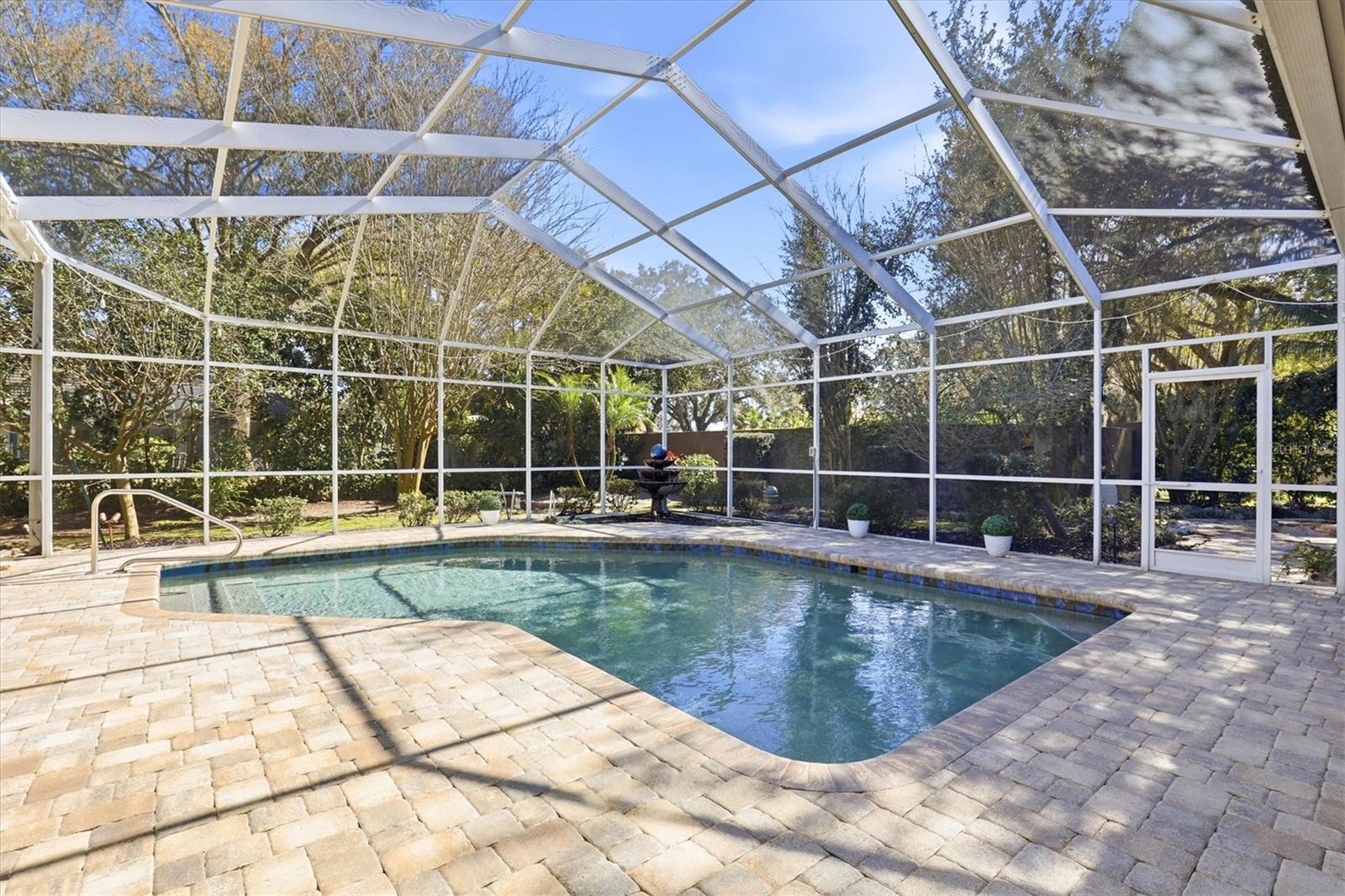 Listing photo id 50 for 2111 Pinnacle Circle N