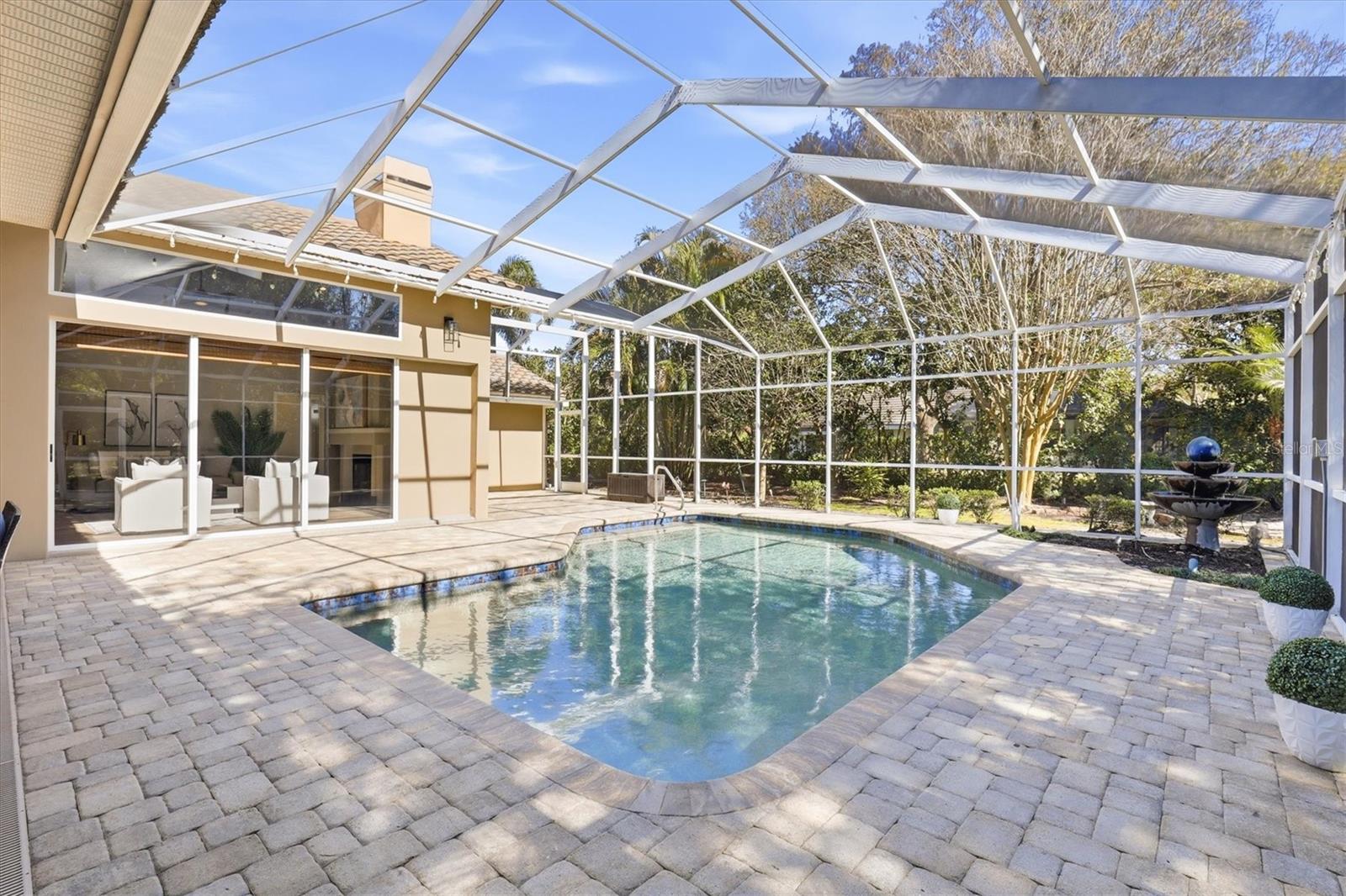 Listing photo id 52 for 2111 Pinnacle Circle N