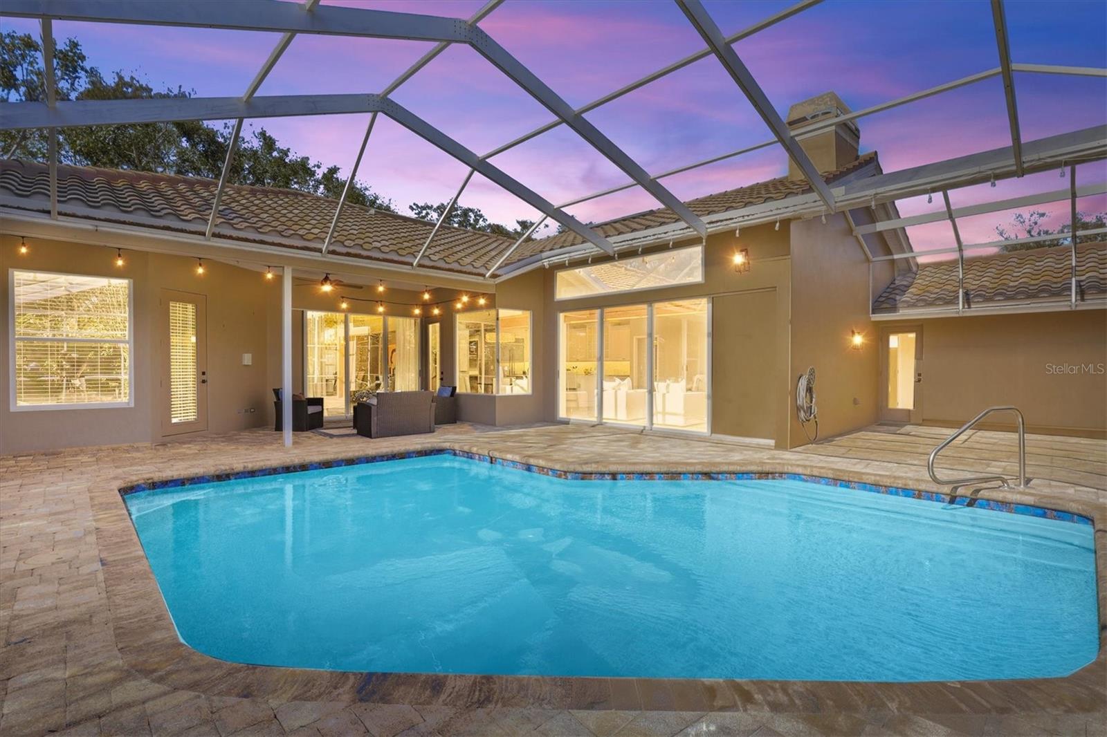 Listing photo id 53 for 2111 Pinnacle Circle N