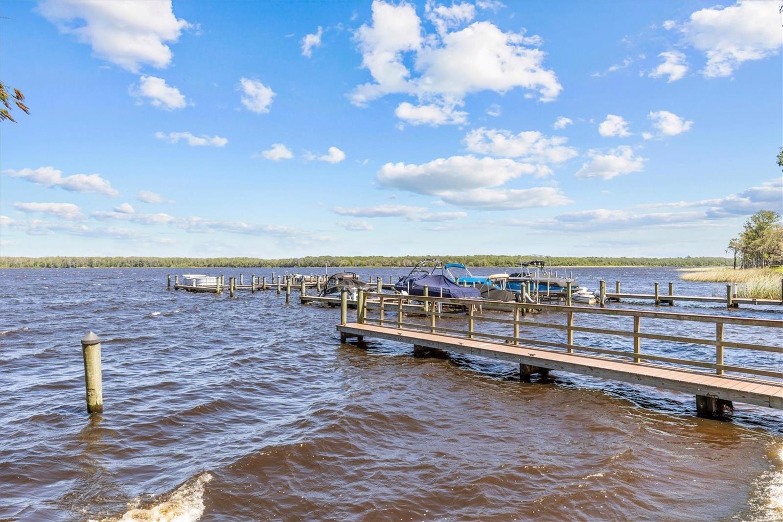 Listing photo id 65 for 2111 Pinnacle Circle N