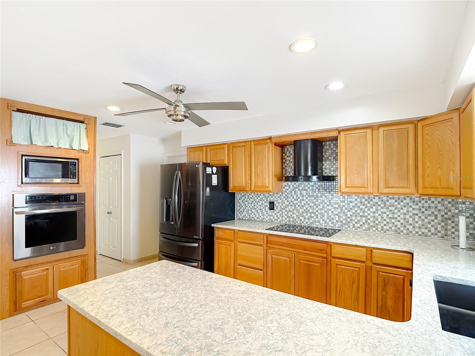 Listing photo id 13 for 11020 Peppertree Lane