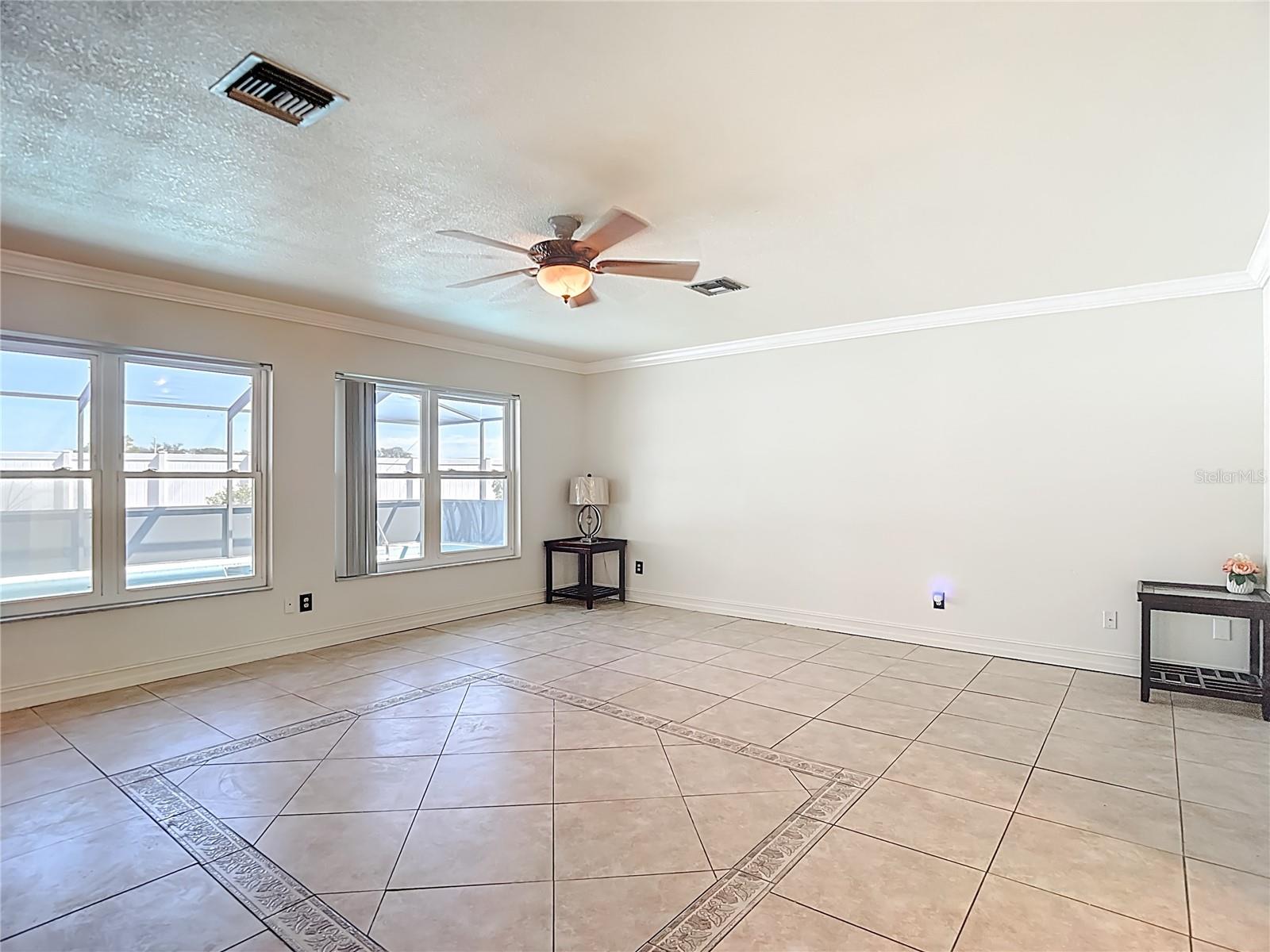 Listing photo id 19 for 11020 Peppertree Lane