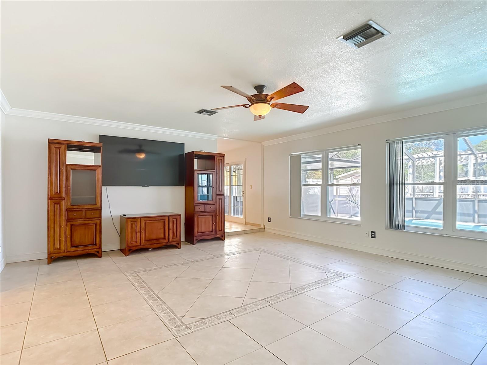 Listing photo id 21 for 11020 Peppertree Lane