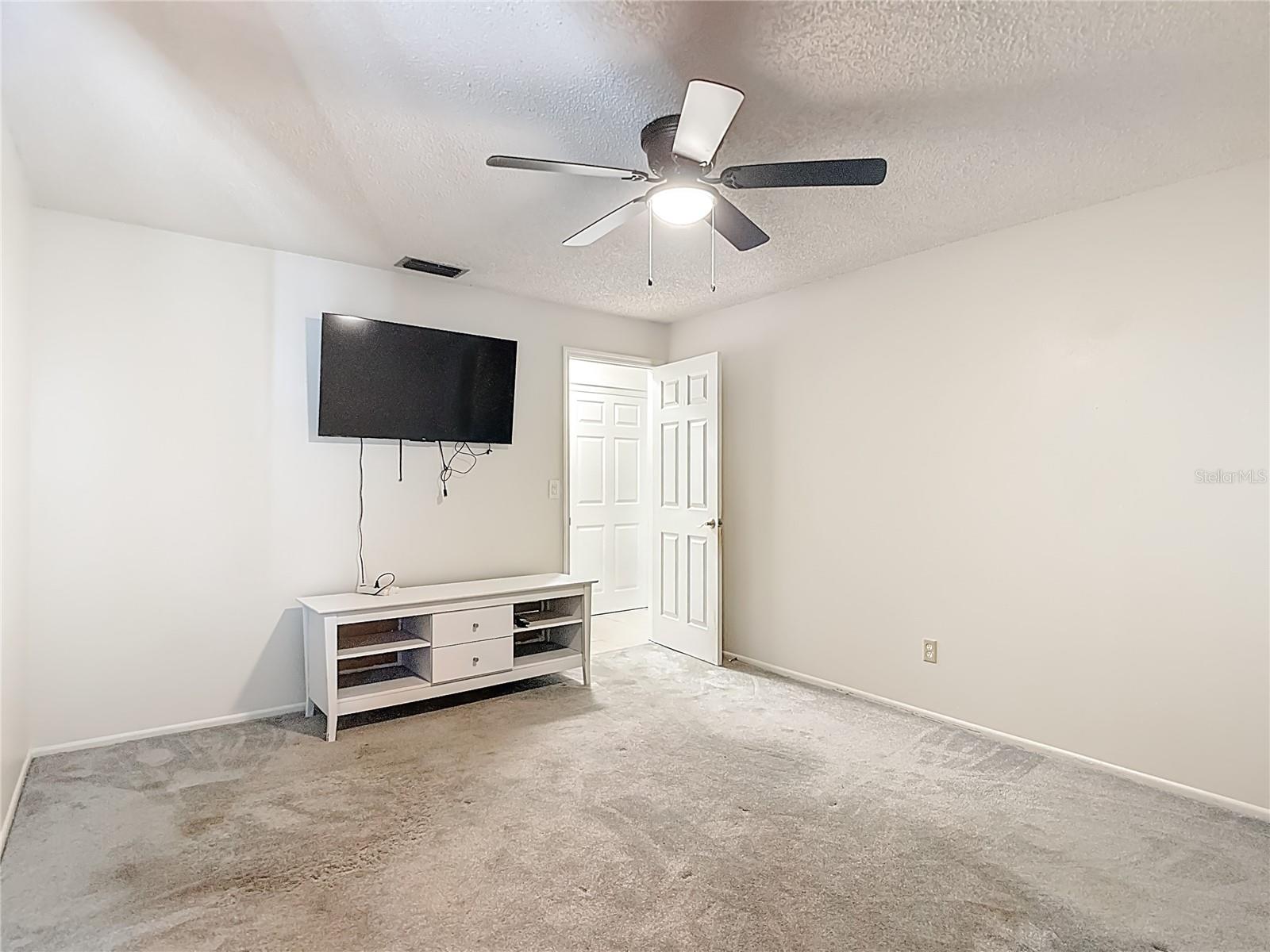 Listing photo id 23 for 11020 Peppertree Lane