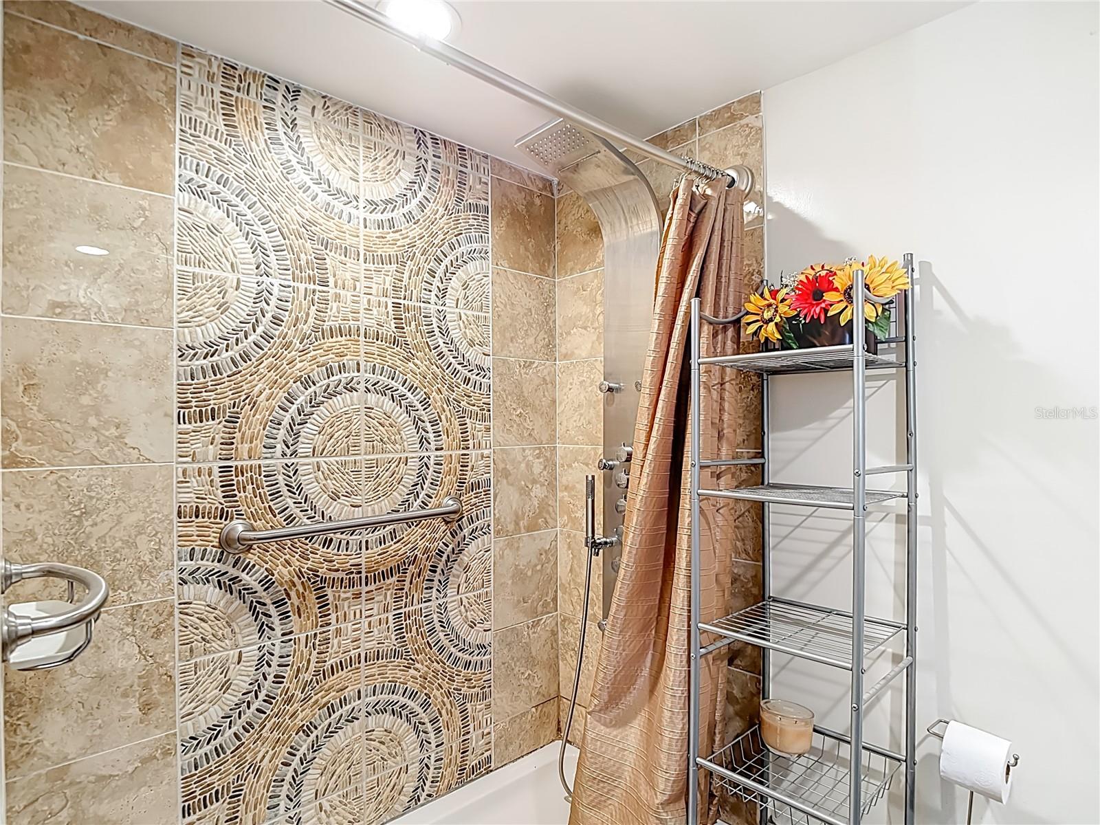 Listing photo id 37 for 11020 Peppertree Lane