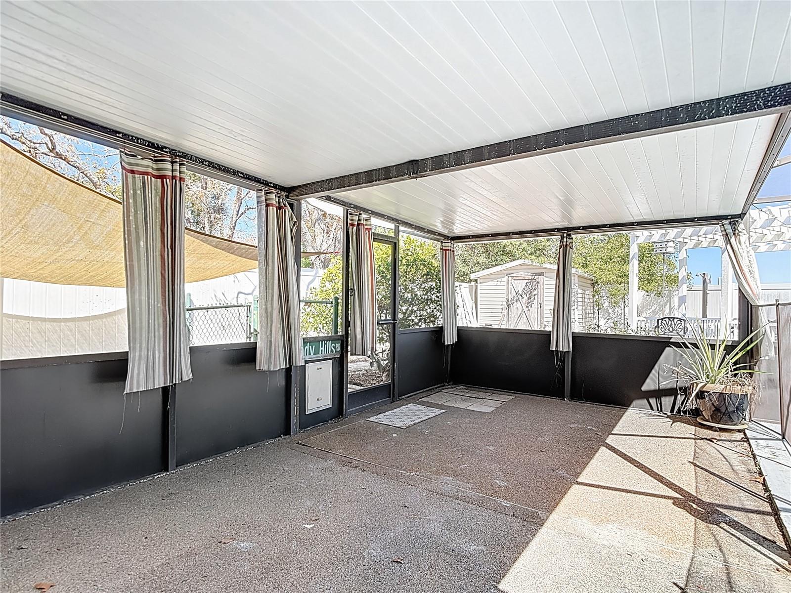 Listing photo id 40 for 11020 Peppertree Lane