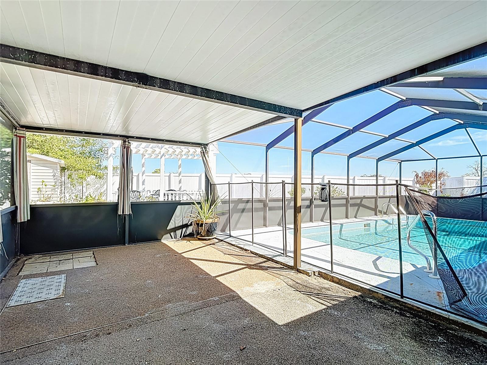 Listing photo id 41 for 11020 Peppertree Lane