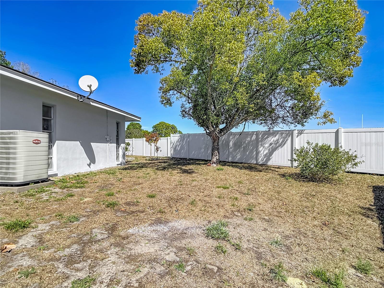 Listing photo id 54 for 11020 Peppertree Lane