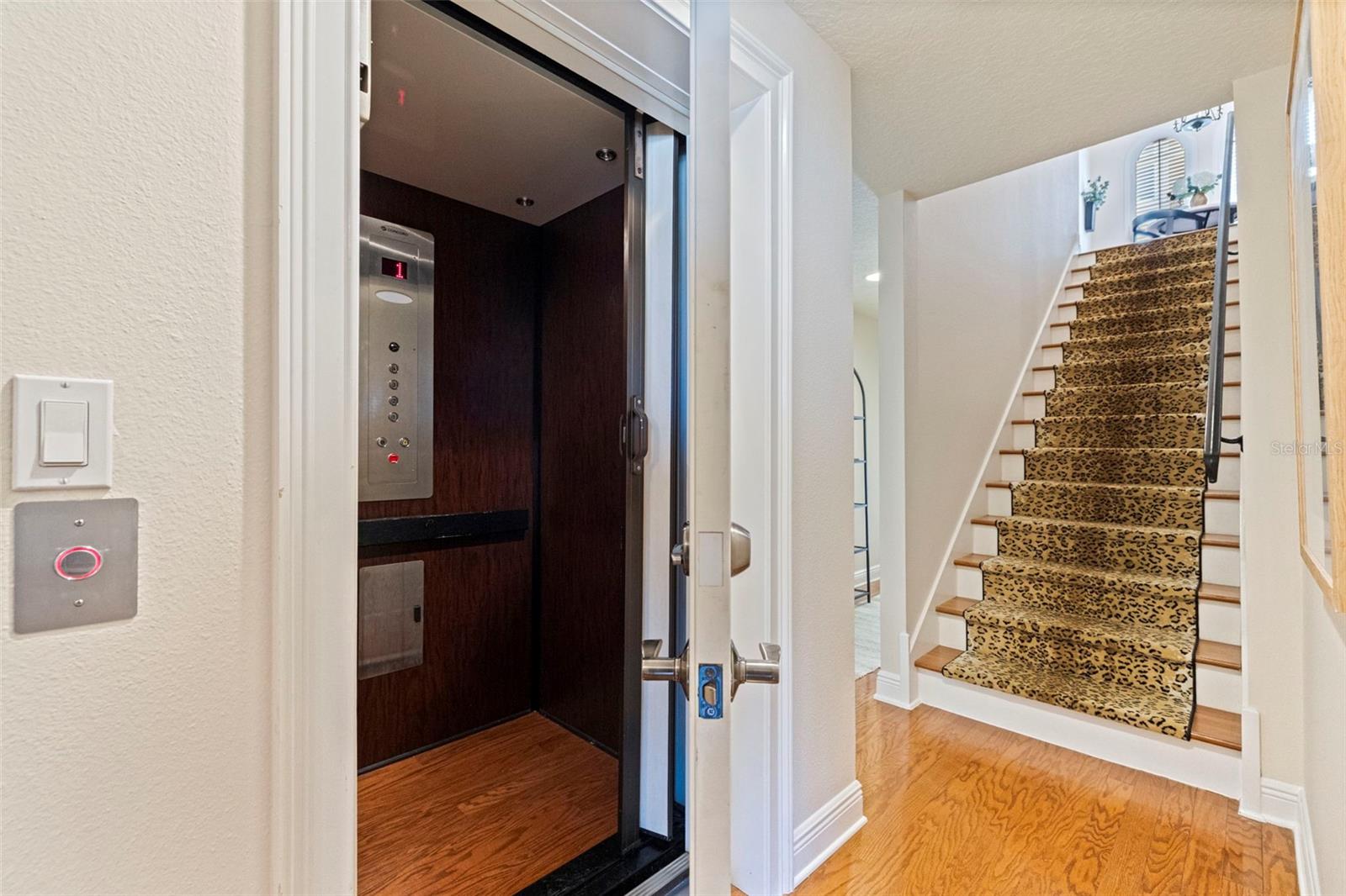 Image 11 of 53 For 114 Davis Boulevard 4