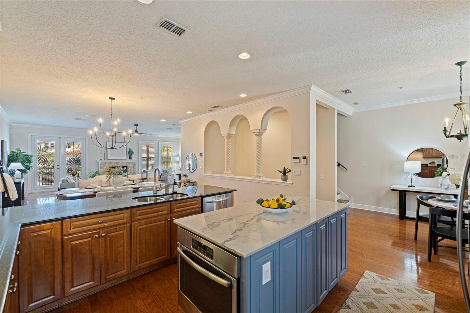 Image 14 of 53 For 114 Davis Boulevard 4