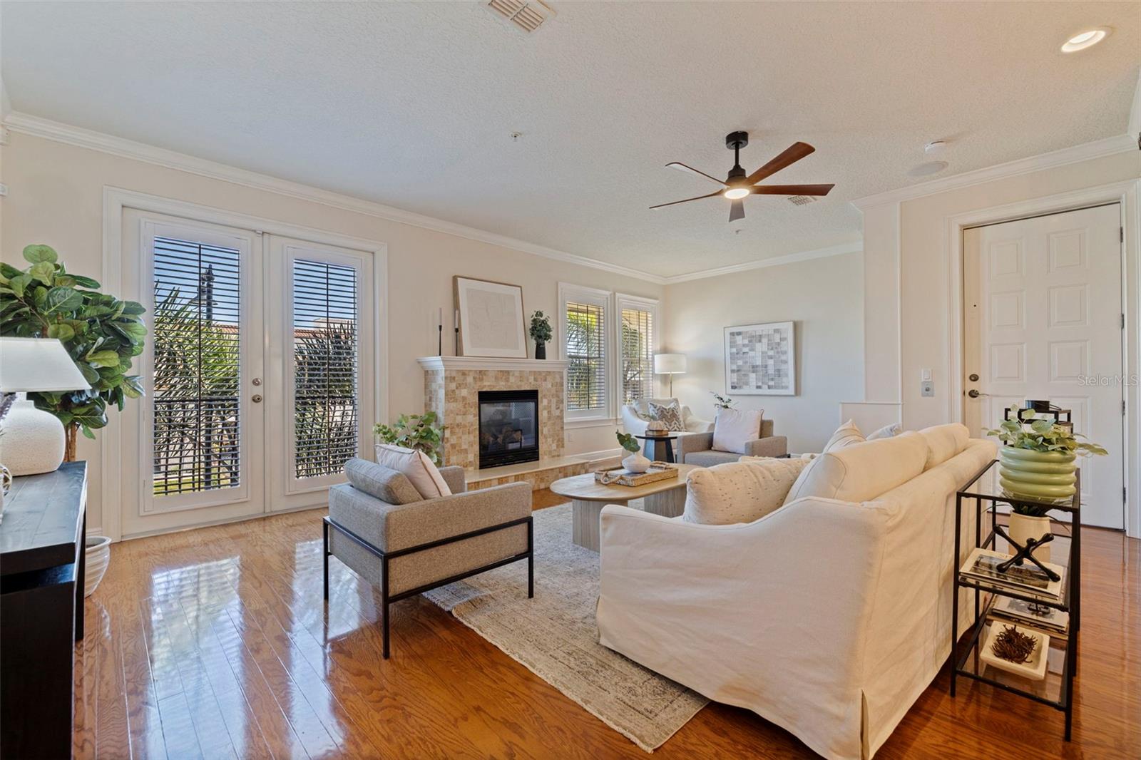 Image 17 of 53 For 114 Davis Boulevard 4