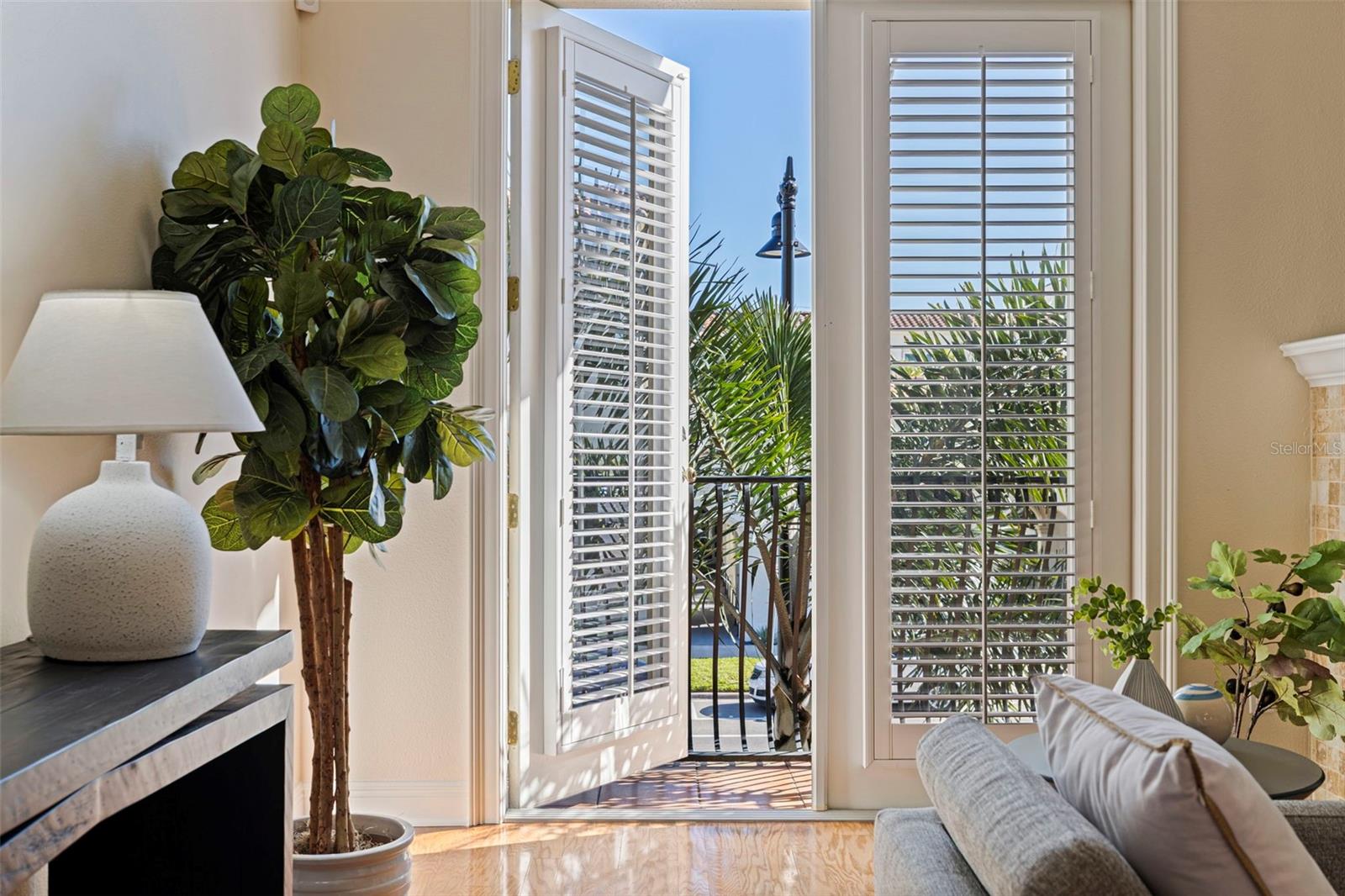 Image 18 of 53 For 114 Davis Boulevard 4