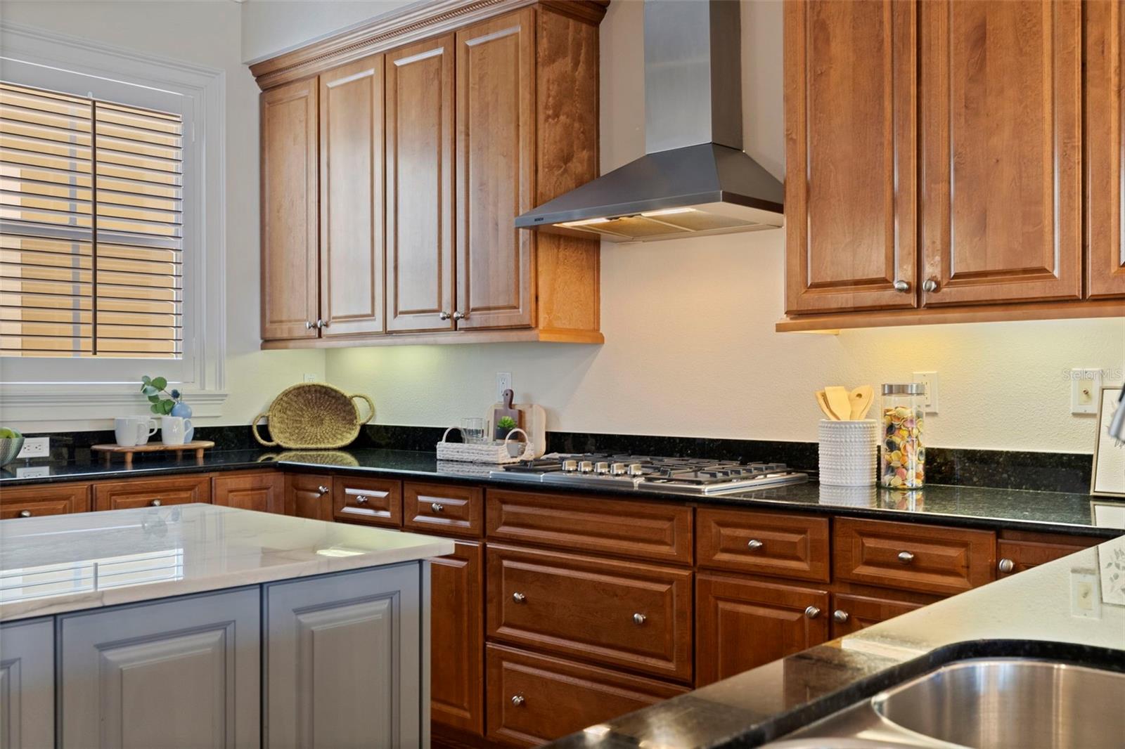 Image 28 of 53 For 114 Davis Boulevard 4