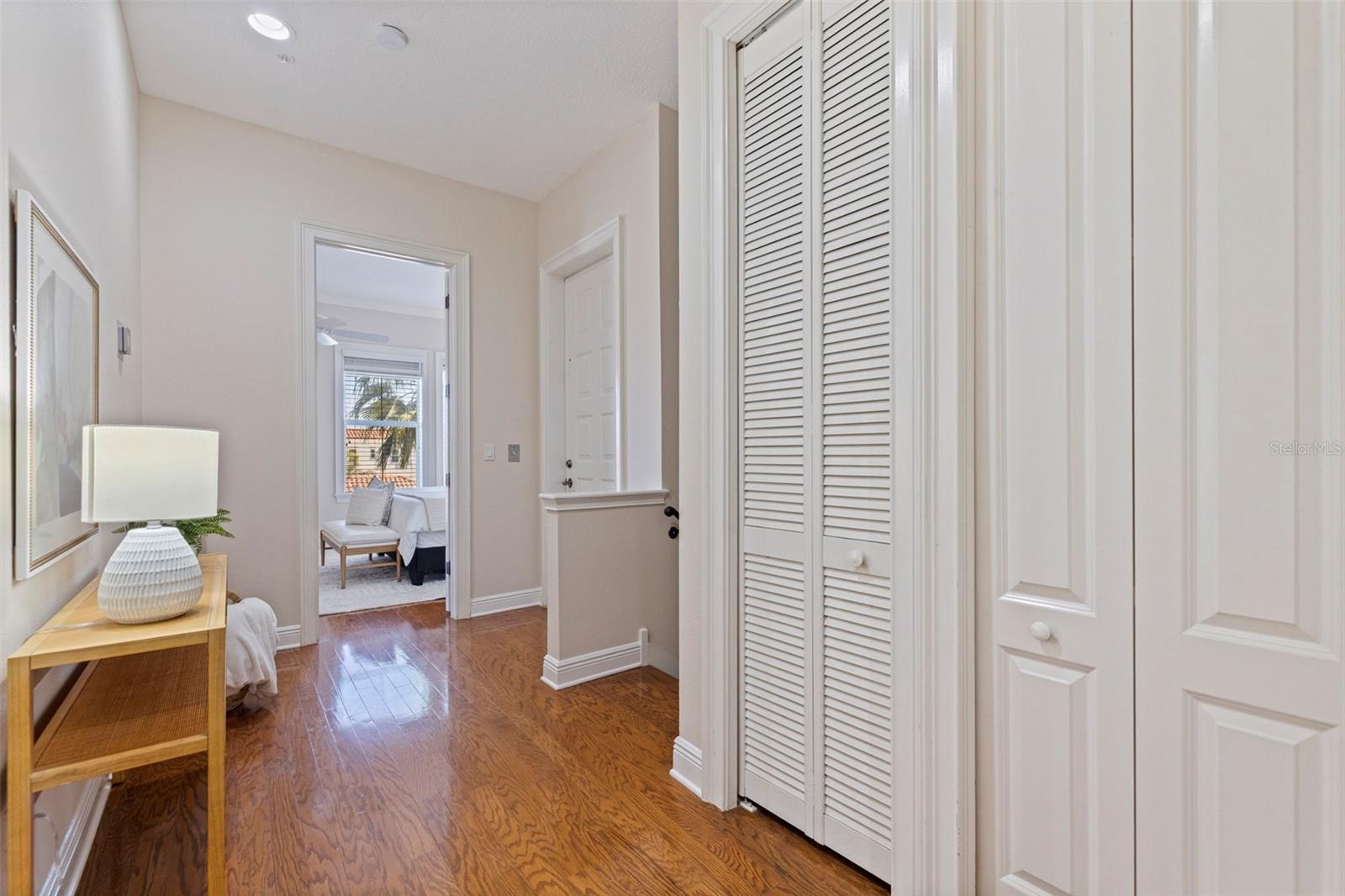 Image 31 of 53 For 114 Davis Boulevard 4