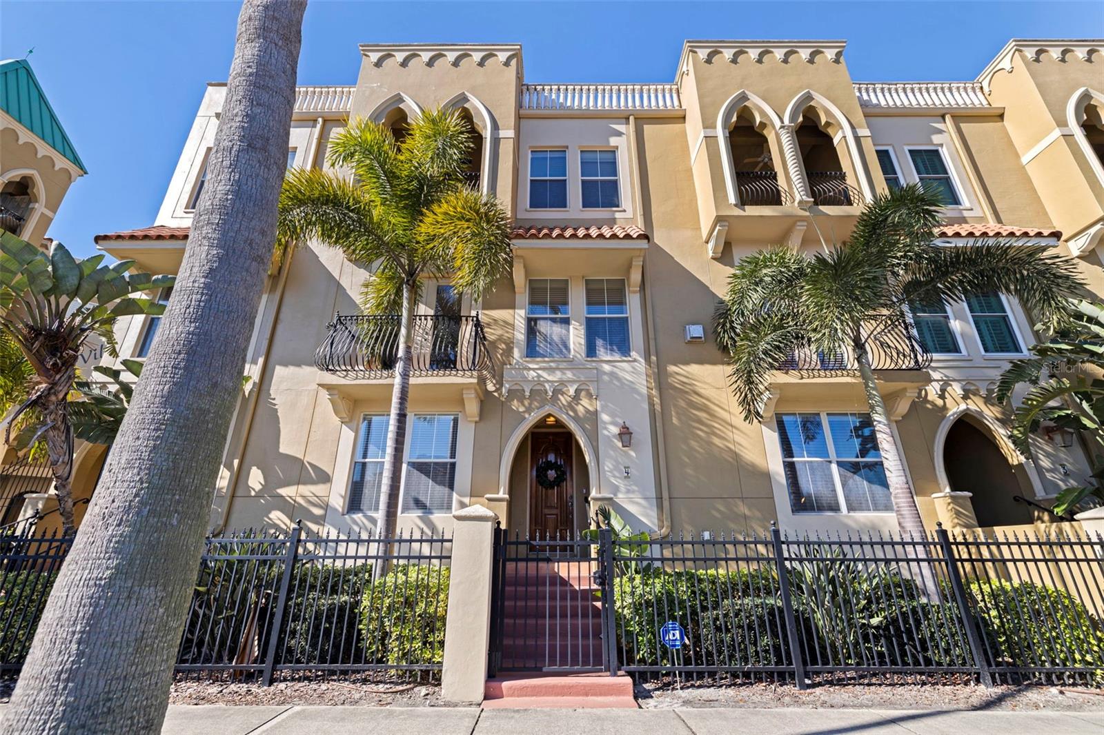 Image 4 of 53 For 114 Davis Boulevard 4