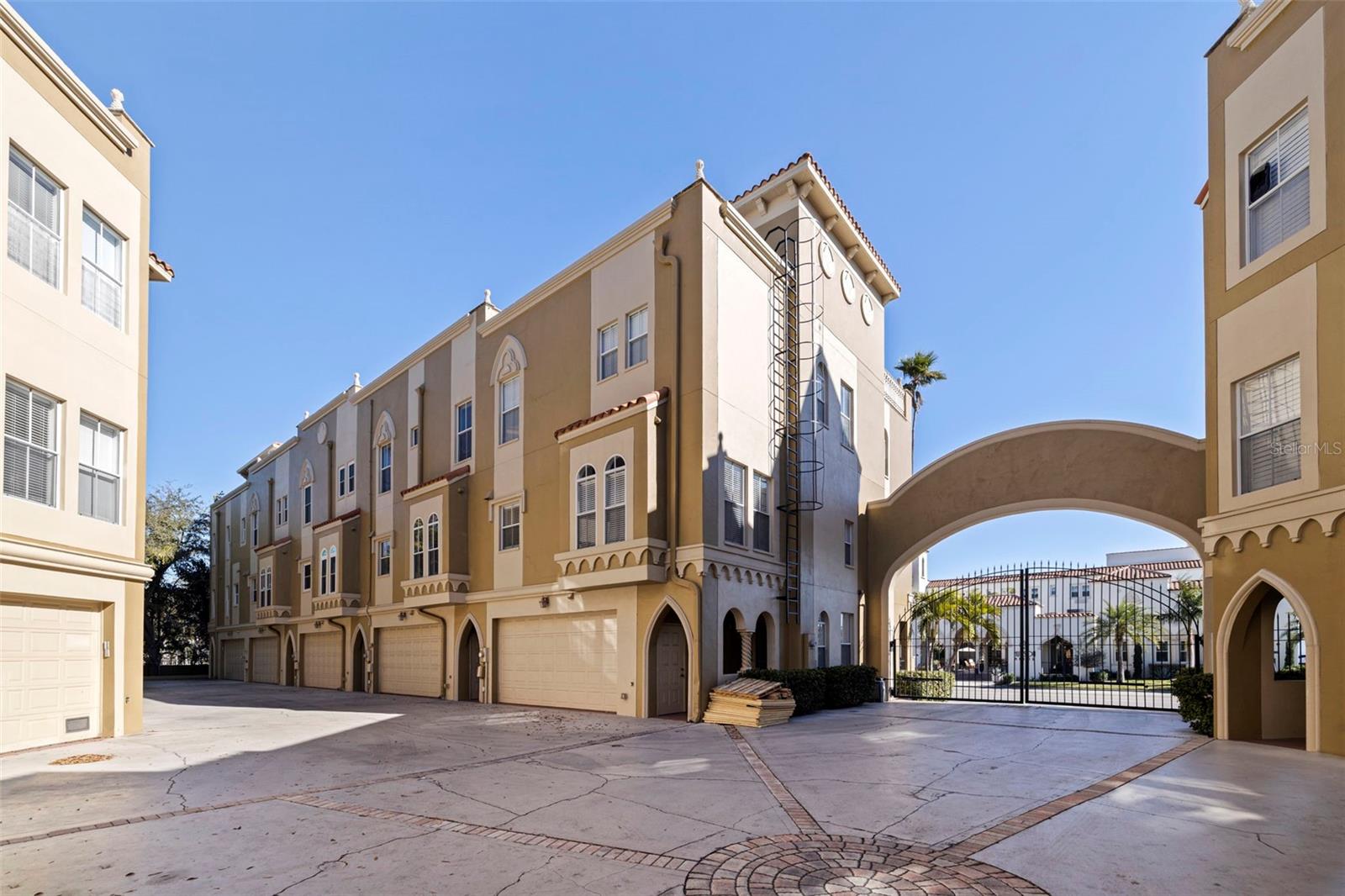 Image 46 of 53 For 114 Davis Boulevard 4