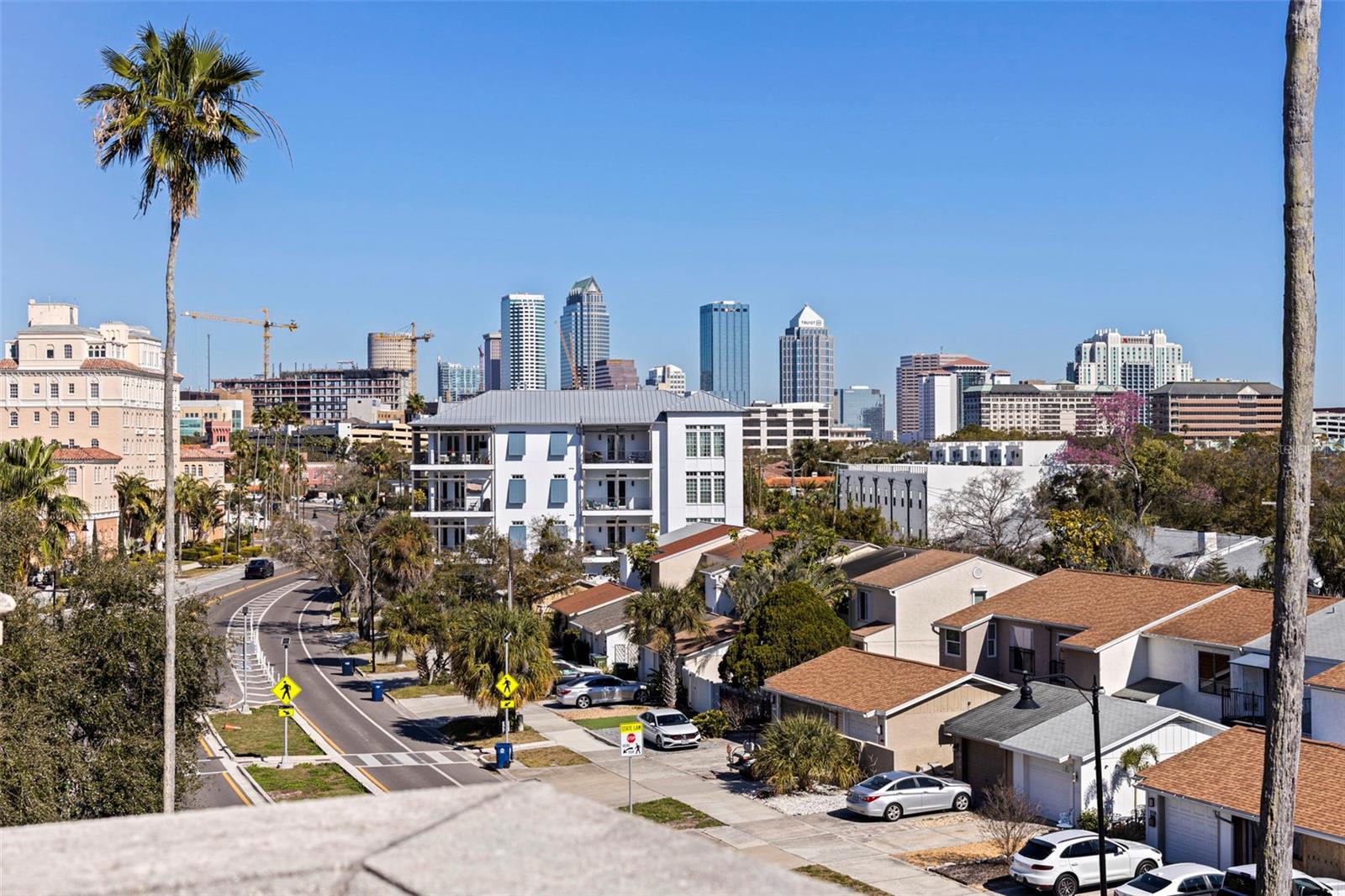 Image 7 of 53 For 114 Davis Boulevard 4