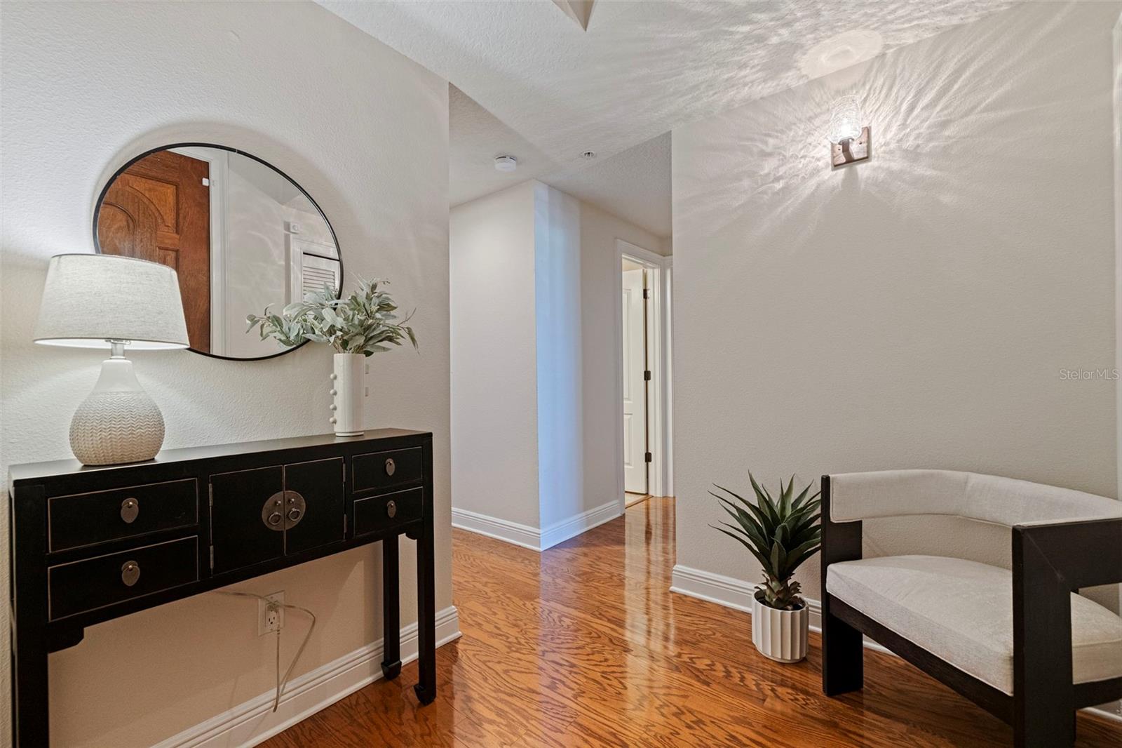 Image 8 of 53 For 114 Davis Boulevard 4