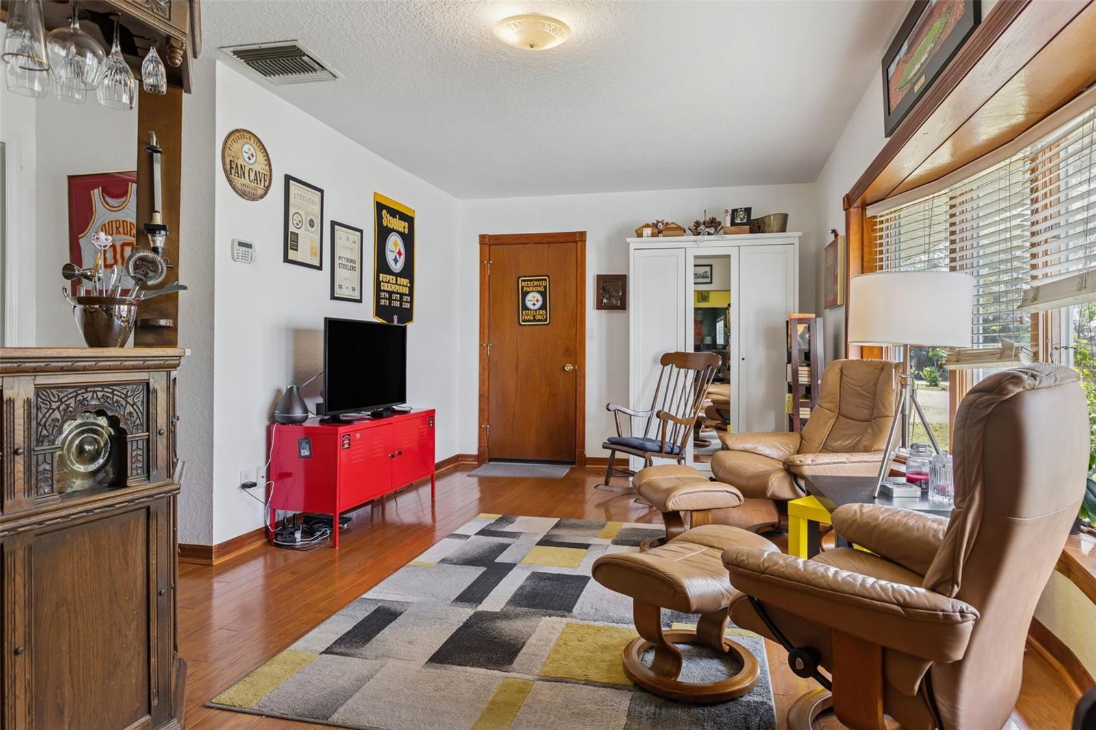 Image 17 of 44 For 2603 Ridgewood Avenue