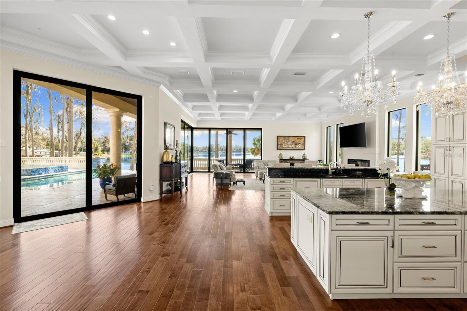 Image 32 of 98 For 17124 Crawley Road