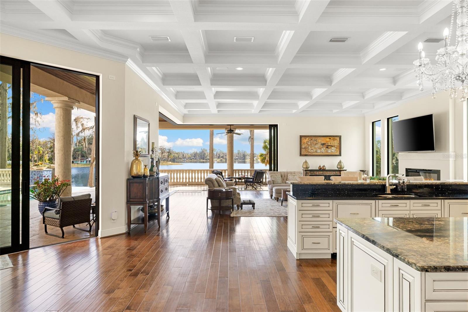 Image 34 of 98 For 17124 Crawley Road