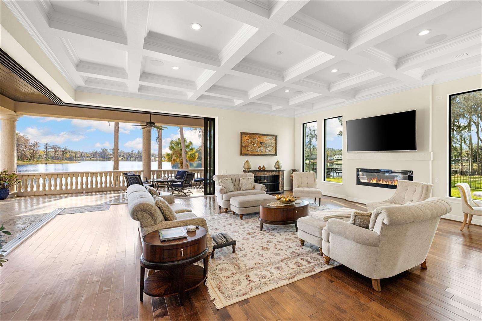 Image 36 of 98 For 17124 Crawley Road