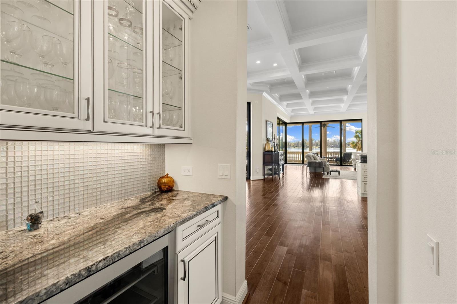 Image 48 of 98 For 17124 Crawley Road